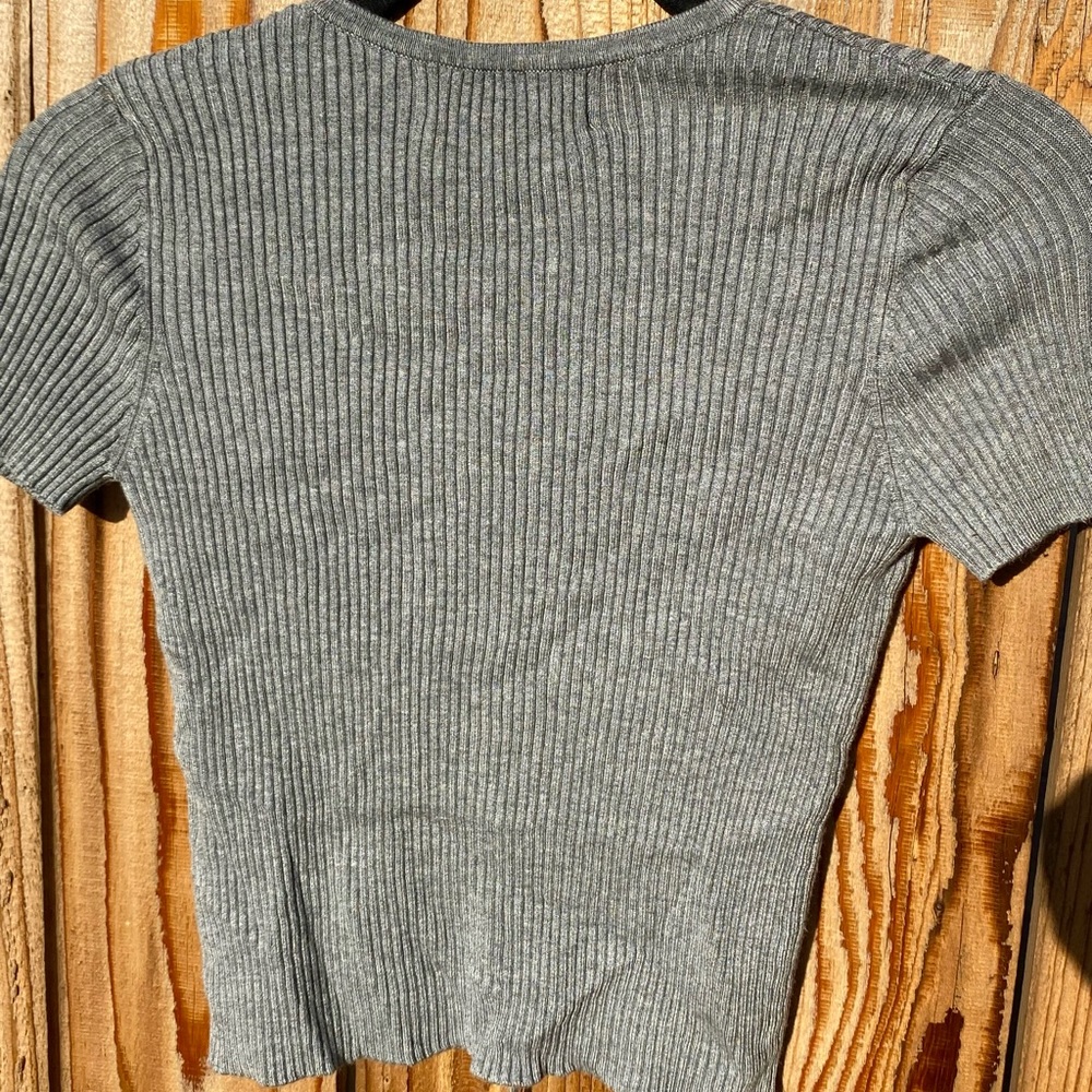 Ribbed front tie shirt